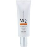 کرم ضد آفتاب و ضد لک بژ روشن ام کیو Spf 50 حجم ۵۵ میلی لیتر